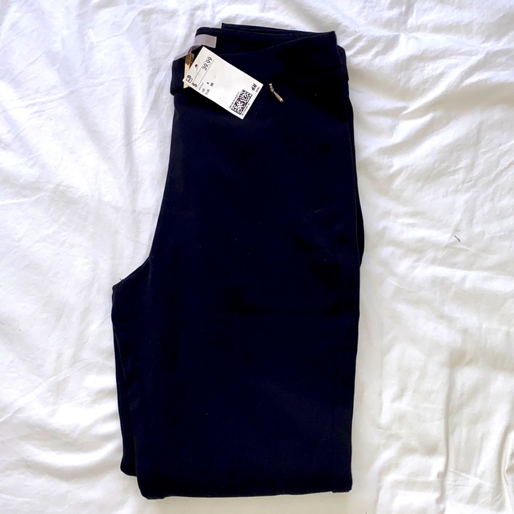 NWT! H&M Simple Black Trousers/Slacks | US Size 6